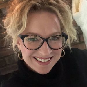 Meet your Posher, Julie